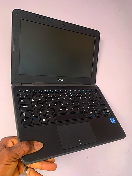Dell Latitude 3190 Intel Celeron N4120 4GB 58GB laptop image 2
